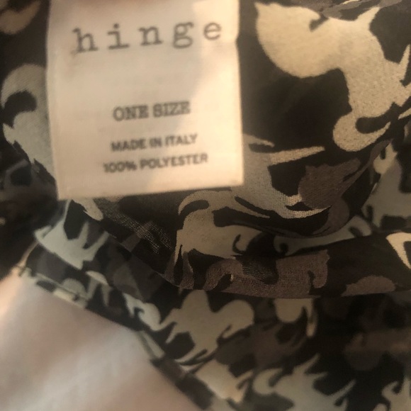 Hinge Scarf - Picture 4 of 4